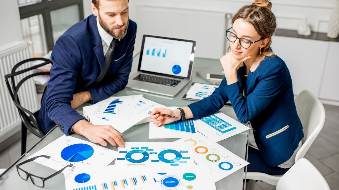 Meningkatkan Potensi Bisnis Anda Melalui Sosmed: Mengapa Rajakomen.com adalah Pilihan Terbaik untuk Sosmed Marketing Agency
