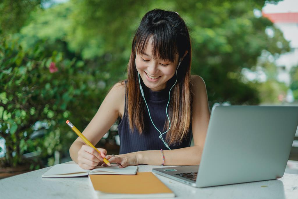 Tes TOEFL ITP vs iBT: Panduan Lengkap dan Contoh Soal