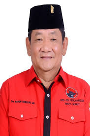 Potret Rapidin Simbolon: Tokoh Sumut II dengan Karakter Ganda â€“ Guru & Politisi